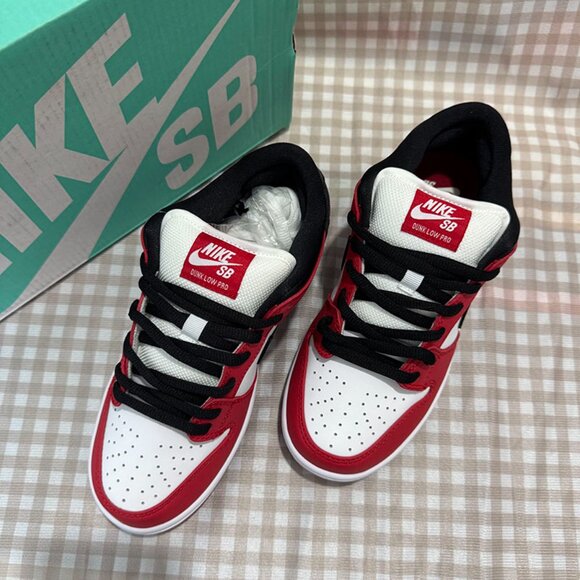 Nike Dunk Low SB J-Pack Chicago - Picture 2 of 6